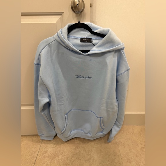 White Fox L/XL Blue Logo Hoodie. 💙⚡️